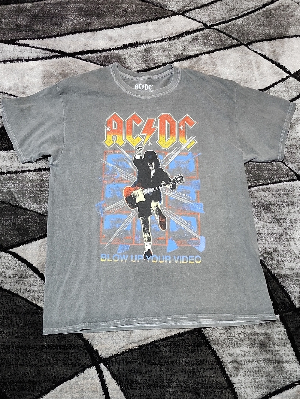 AC/DC "BLOW UP YOUR VIDEO" GRAY GRAPHIC CREW-NECK SHORT SLEEVE TEE-SHIRT